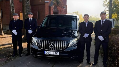 pracownicy zakładu pogrzebowego BlueEden